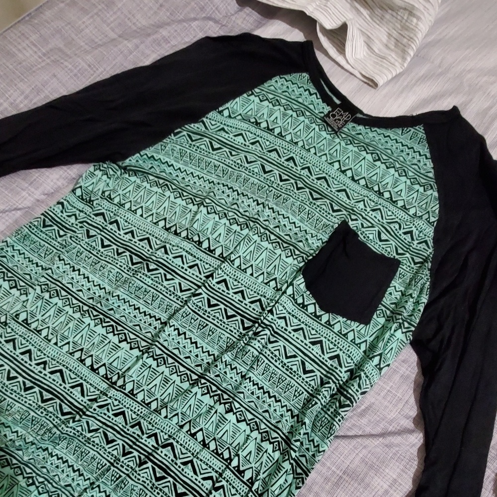 3/4th sleeved Zumiez Shirt